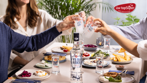 Yeni Raki - uw topSlijter nb omslagformaat